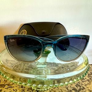 Ray-Ban blue to clear hombre sunglasses